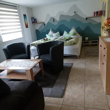 Apartment Glasperlenfloh *